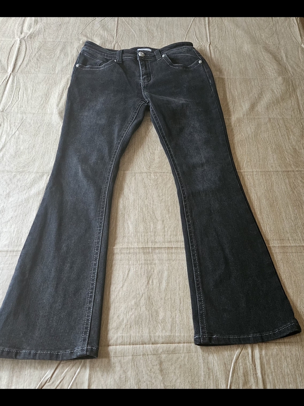 ​Fire & Rain Y2K Black Flare Jeans Angel Wing Rhinestone Pockets Size 11 - Picture 11 of 16